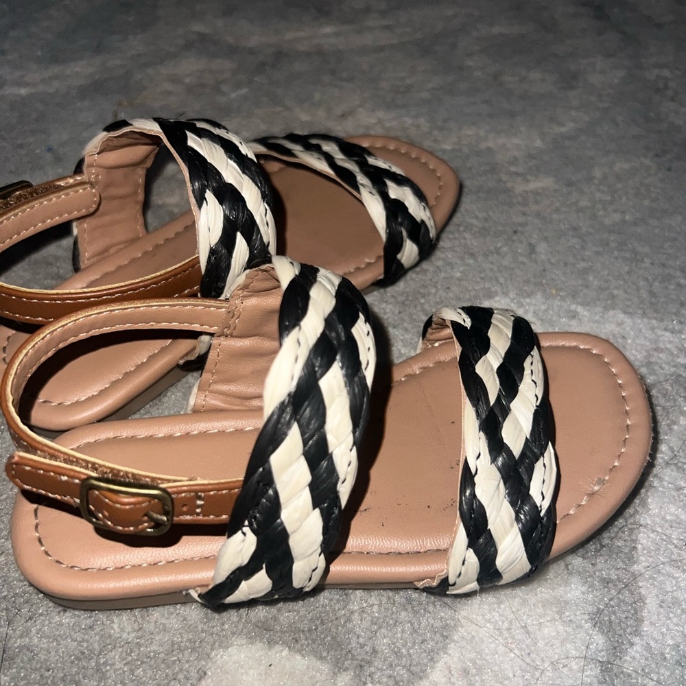 Toddler Girl Old Navy Braided Black and Cream Sandals